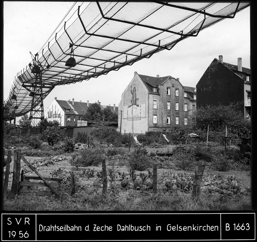 Drahtseilbahn der Zeche Dahlbusch, Gelsenkirchen, 1955, Foto: Reinhard Ewert. 1. Preis des SVR-Fotowettbewerbs 