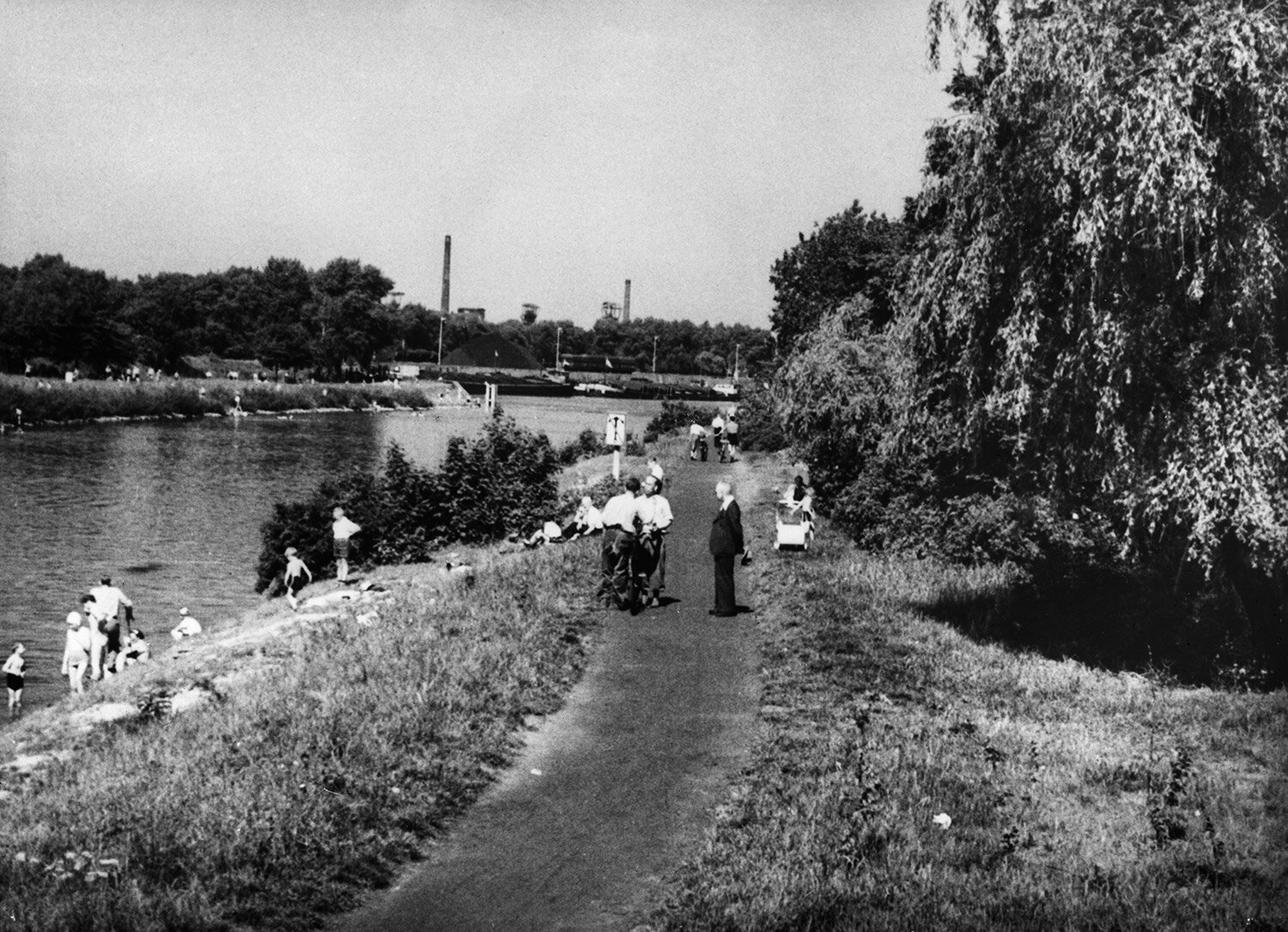 Uferwanderweg am Rhein-Herne-Kanal, um 1955